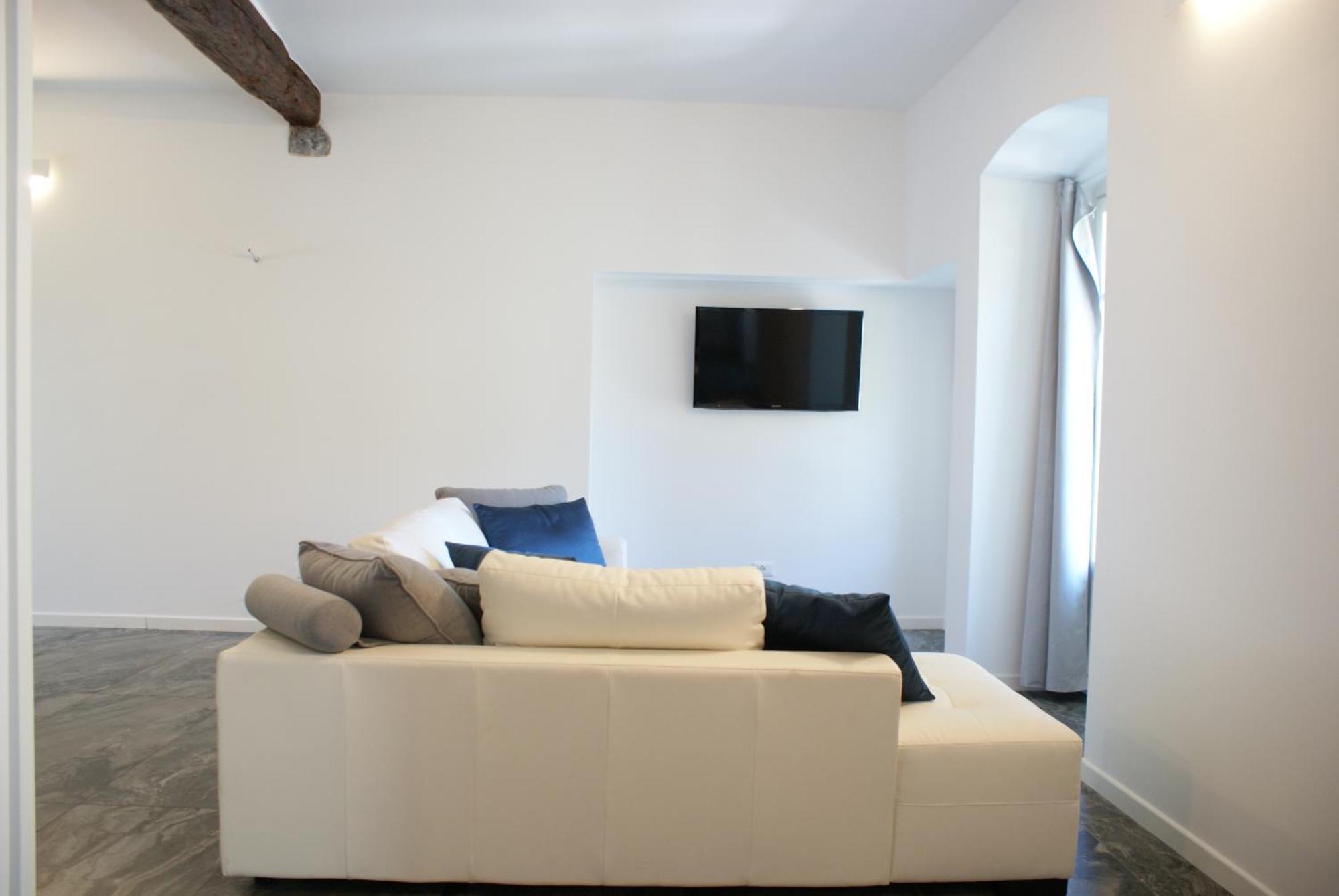 Bed & Breakfast Diffuso Vulcano Village Castro (Lombardy)